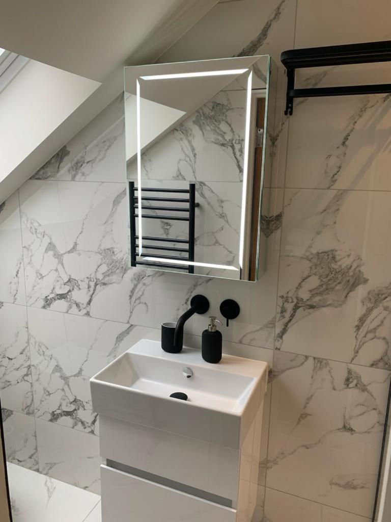 One Bedroom Apartment London Kültér fotó